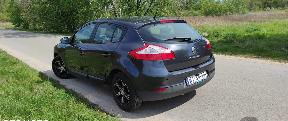 Renault Megane cena 17900 przebieg: 143000, rok produkcji 2010 z Piaseczno małe 781